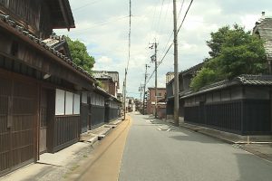 初瀬街道を歩く終着地・六軒への道