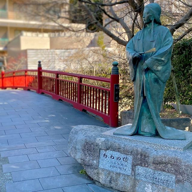 ☆歴史街道倶楽部・歴史のまちウォーク☆
有馬温泉の歴史をたどる　
　　～偉人たちが愛した温泉郷～

歴史街道倶楽部で去年6月に実施しました歴史のまちウォーク。日本三大名湯のひとつ「有馬温泉」を訪れました😃

有馬温泉は1300年以上の歴史があり、日本書紀にも記されている日本三大古湯として知られています。
今回のウォークでは、由緒ある温泉街を歩きながら有馬温泉の歴史について学びました🍀

有馬温泉駅出発…有馬温泉散策①…温泉寺（昼食：特製普茶弁当）…念仏寺（沙羅双樹鑑賞）…有馬温泉街散策②…金の湯前（解散）

「念仏寺」では見頃を迎えた樹齢約300年の沙羅双樹の花をお楽しみいただき、昼食は中国式の精進料理「普茶料理」を特別に「普茶弁当」にして参加者に召し上がっていただきました⭐️

今後も様々なウォークやイベントを開催いたしますので、詳細は歴史街道推進協議会の「歴史街道倶楽部」をご確認ください‼️

https://www.rekishikaido.gr.jp/club/

～歴史街道倶楽部会員募集！～

〓特典〓
①歴史街道倶楽部が企画するウォークやセミナーなどご案内
②会員誌『歴史の旅人』を年4回送付
③博物館や美術館などの施設利用料・ホテルの宿泊料金の割引
④歴史街道スタンプ＆ガイドキャラクターブック『あおぞらわんこの歴史街道ぶらりふらり旅』プレゼント
⑤主催する講演会・シンポジウムにご招待・『歴史の旅人』に団体名掲載（法人会員のみ）

只今ホームページ受付なら入会金1000円が無料に✨！この機会に歴史文化を身近に触れてみてください😀

✽.。.:*·ﾟ ✽.。.:*·ﾟ ✽.。.:*·ﾟ ✽.。.:*·ﾟ ✽.。.:*·ﾟ

#歴史街道倶楽部 #歴史街道 #ウォーク #有馬温泉 #歴史のまち #イベント #歴史の勉強 #温泉寺 #念仏寺 #沙羅双樹 #普茶料理 #日本三大名湯 #兵庫県 #歴史を学ぶ #ねね橋 #ねねの像
